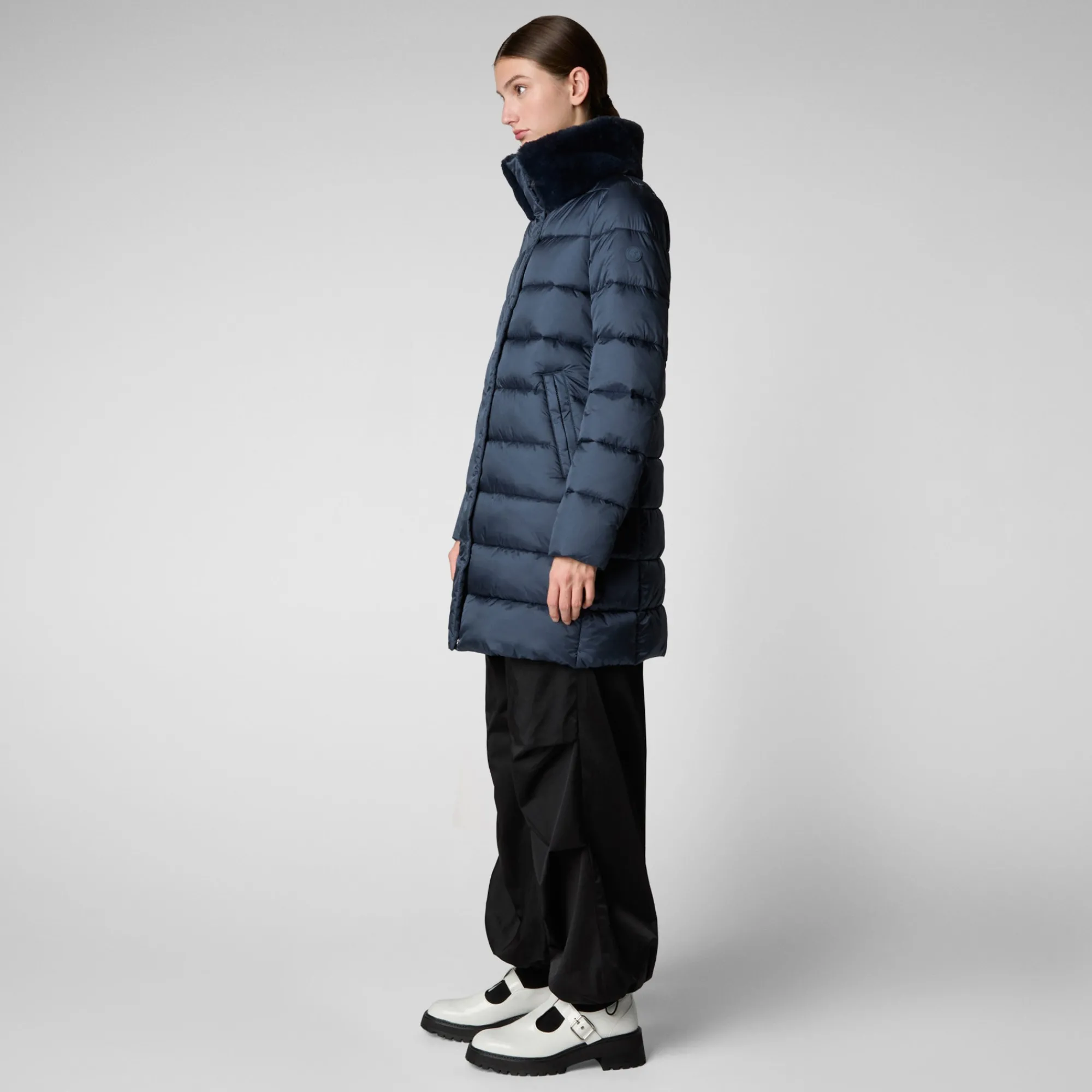 Fashion Save The Duck Women's Animal free Puffer Coat Dalea with Faux Fur Collar in Night Blue NightBlue