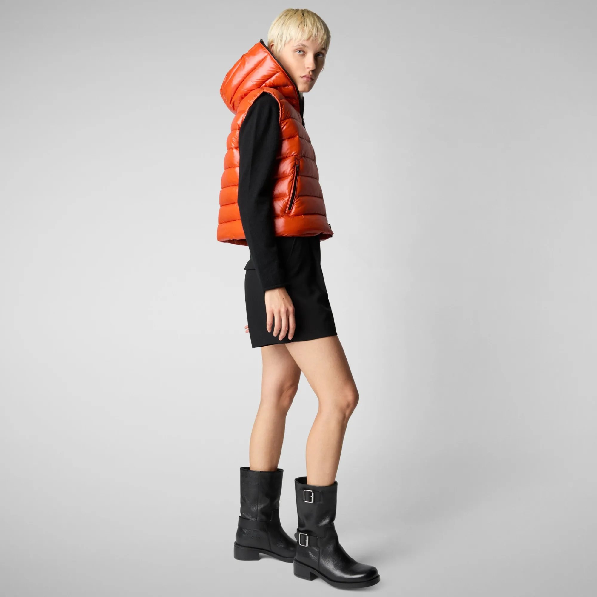 Store Save The Duck Women's hooded vest Romina in maple orange MapleOrange
